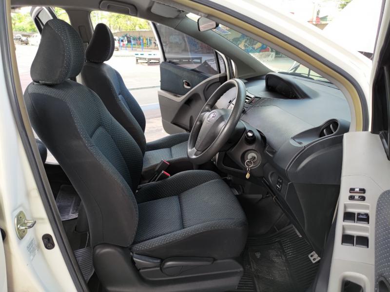 TOYOTA Yaris 2007