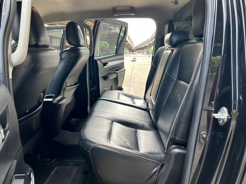 TOYOTA Hilux REVO 2019