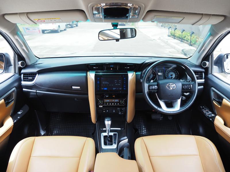 TOYOTA fortuner 2017