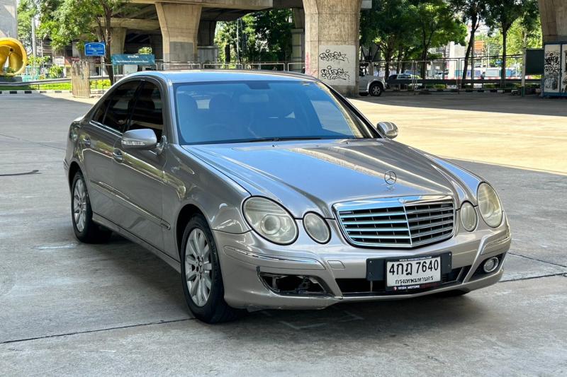 BENZ E200 2008