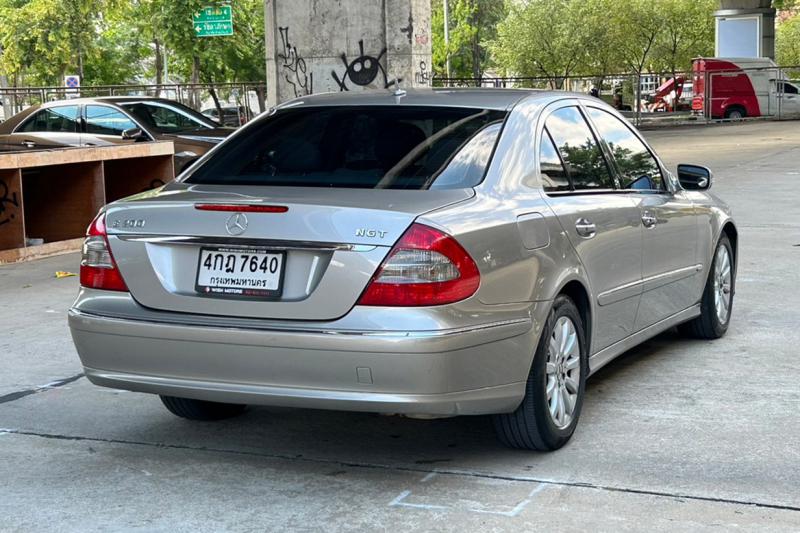 BENZ E200 2008