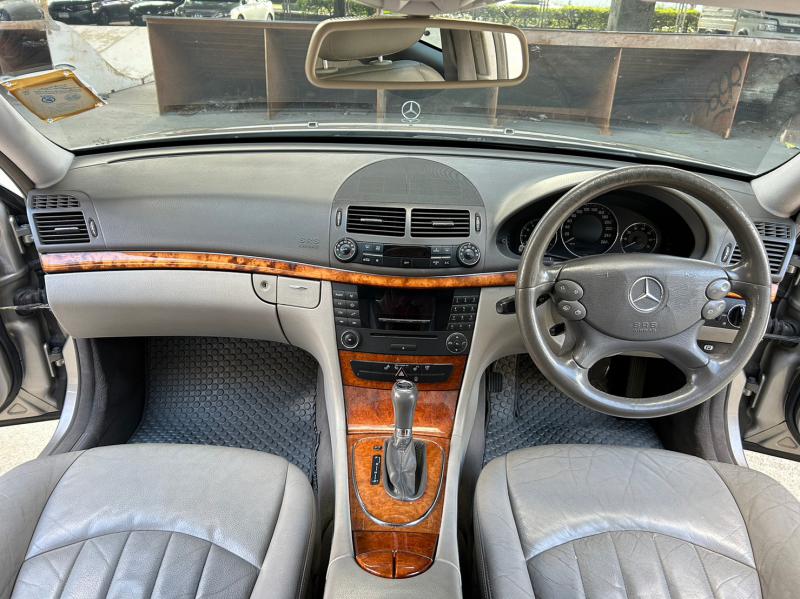 BENZ E200 2008
