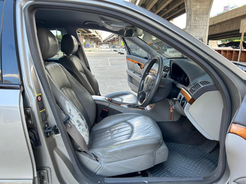 BENZ E200 2008