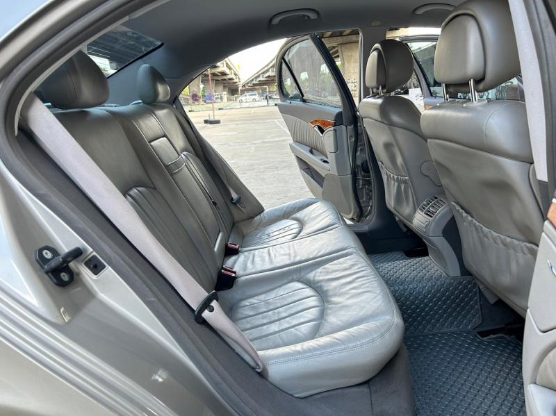 BENZ E200 2008