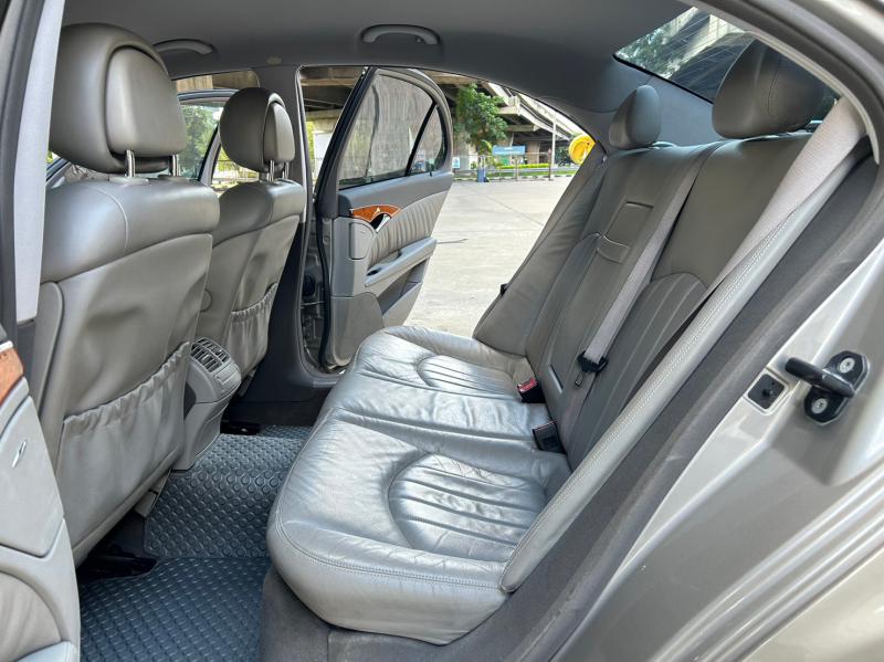 BENZ E200 2008
