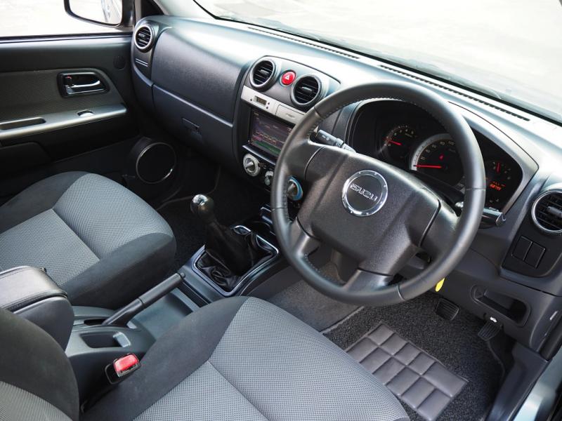 ISUZU D-MAX 2011