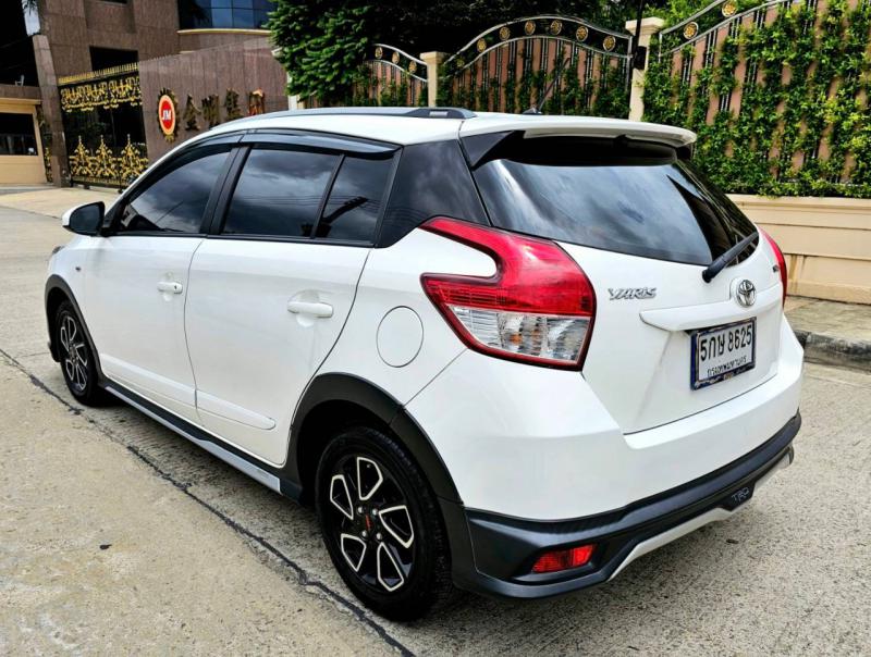 TOYOTA yaris 2016