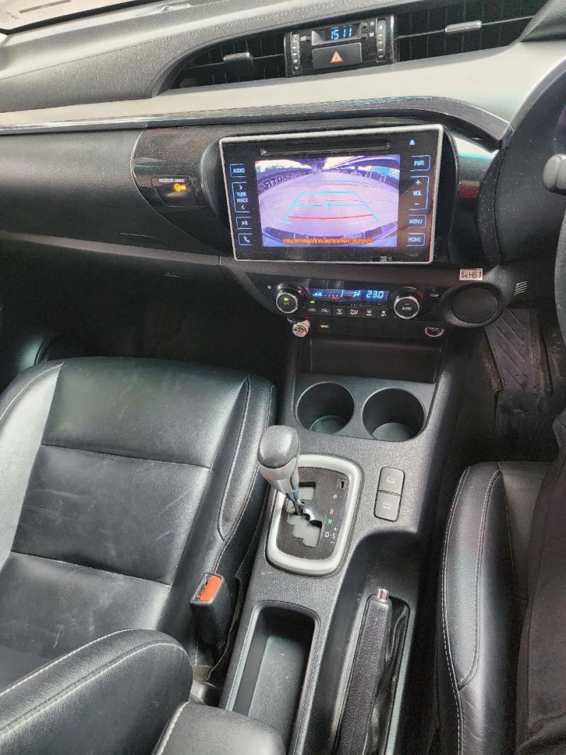 TOYOTA Hilux REVO 2019