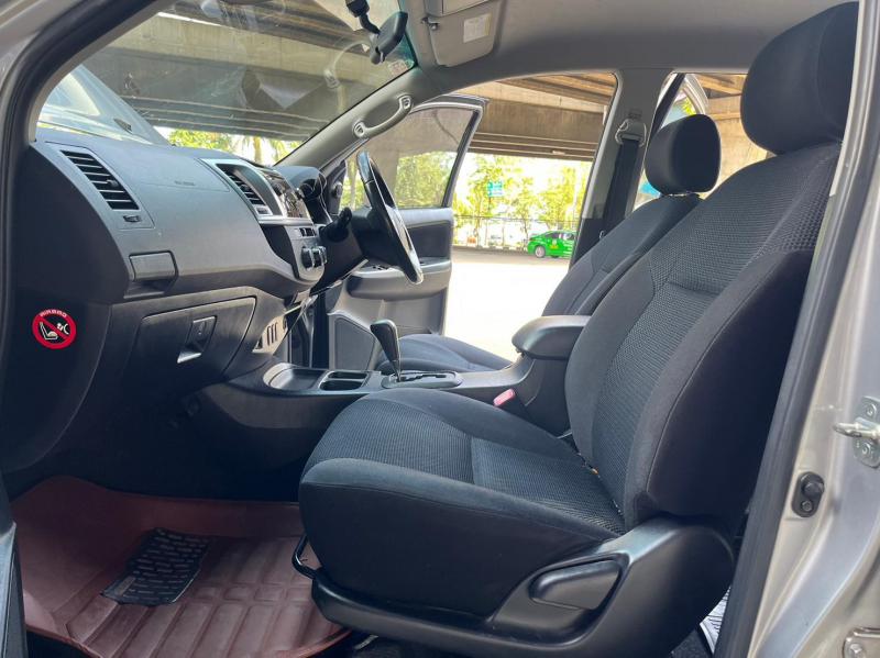 TOYOTA Hilux VIGO 2015