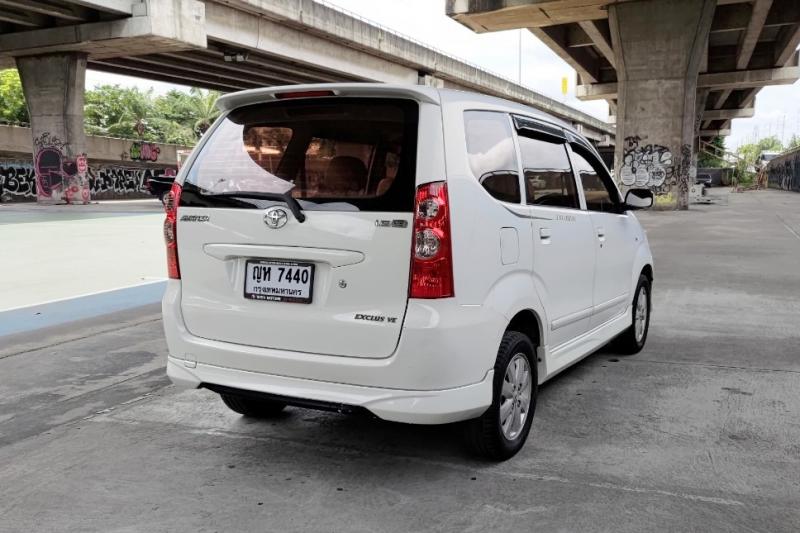 TOYOTA AVANZA 2011