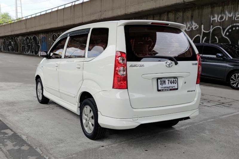 TOYOTA AVANZA 2011