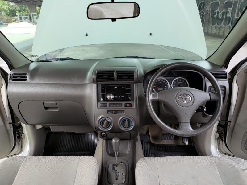 TOYOTA AVANZA 2011