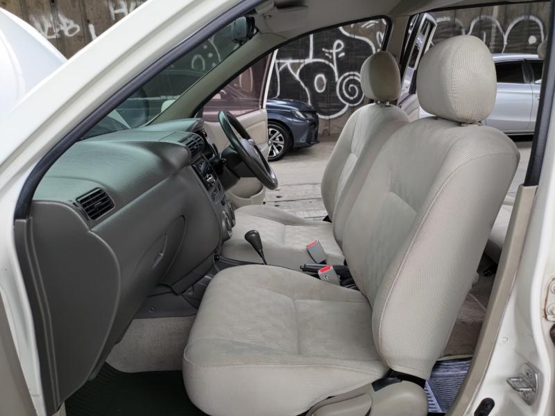 TOYOTA AVANZA 2011