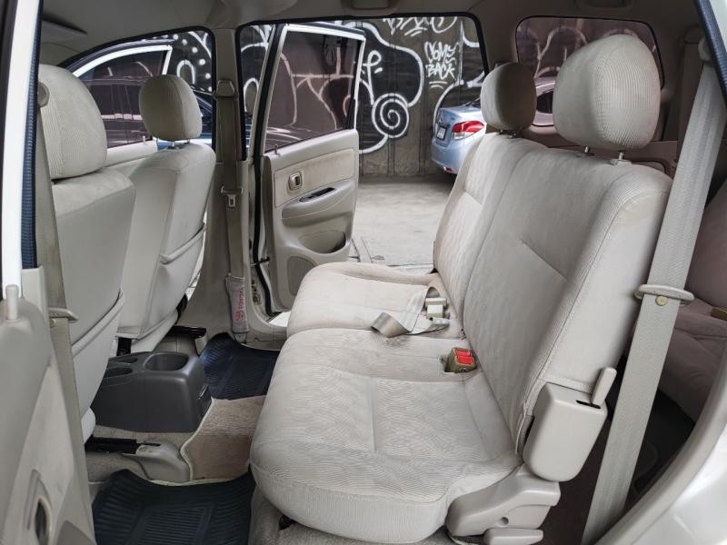 TOYOTA AVANZA 2011
