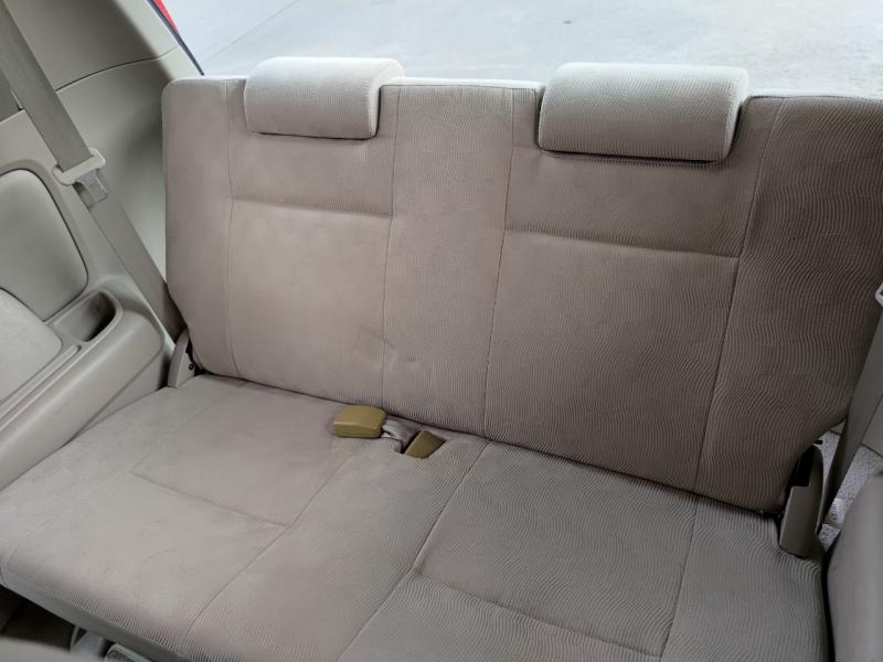 TOYOTA AVANZA 2011