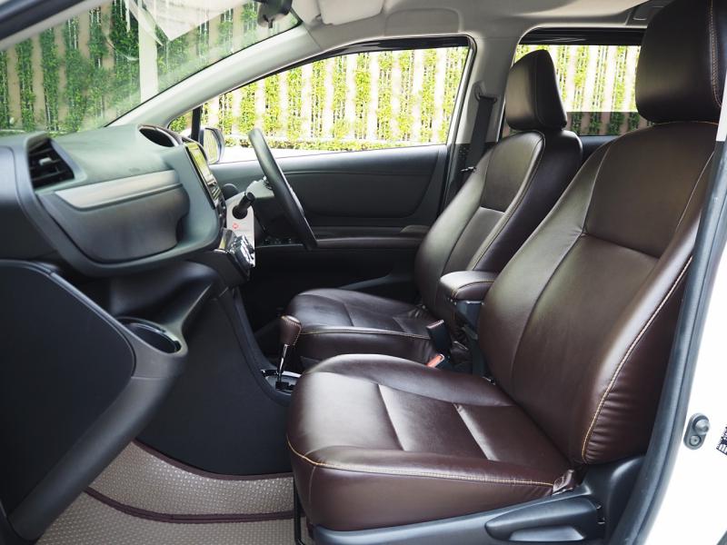 TOYOTA sienta 2017