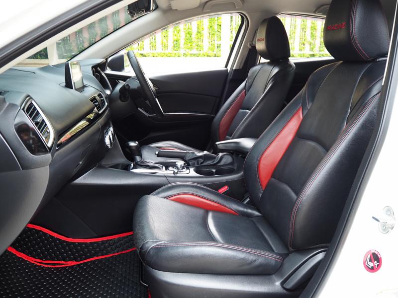 MAZDA 3 2015