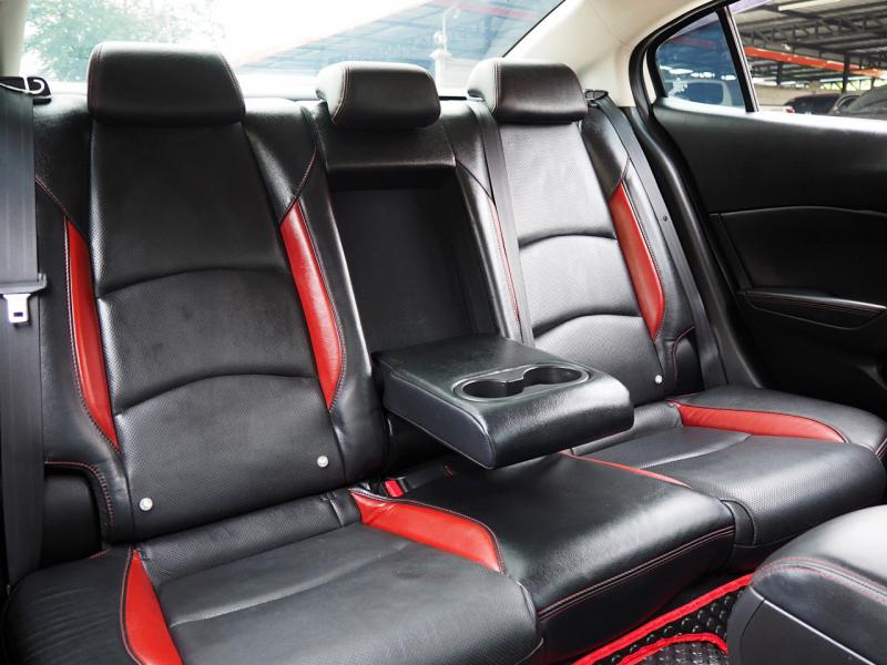 MAZDA 3 2015