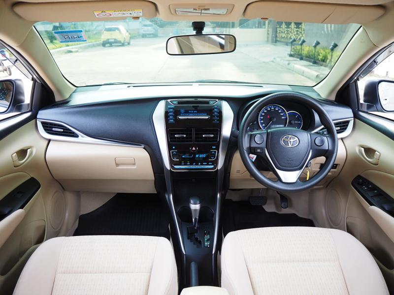 TOYOTA yaris 2018