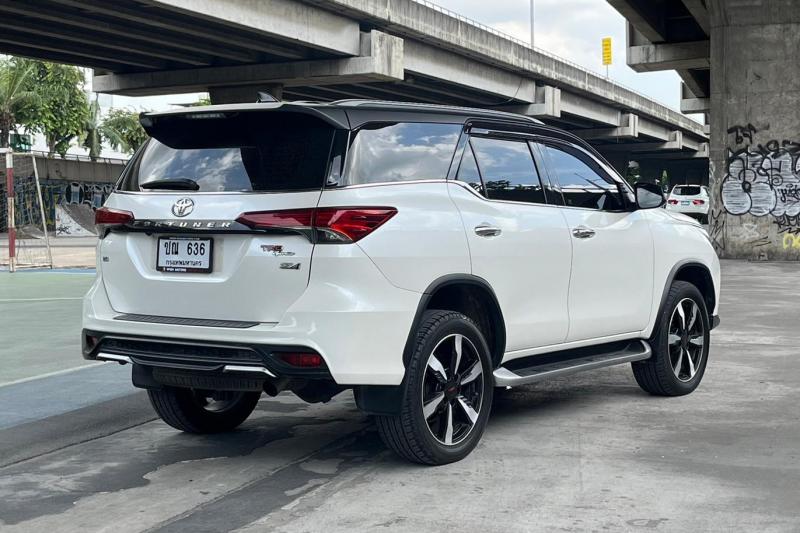 TOYOTA FORTUNER 2022
