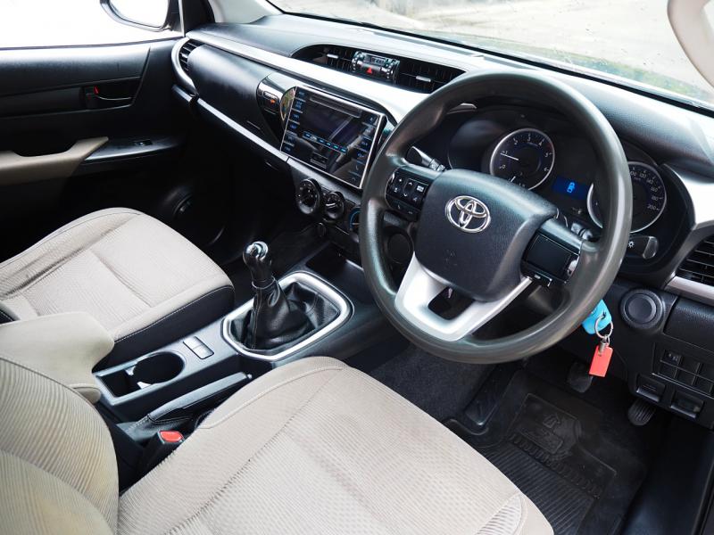 TOYOTA HILUX REV0 2016