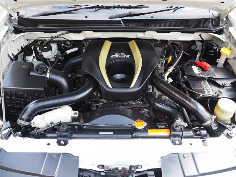 ISUZU D-MAX 2015