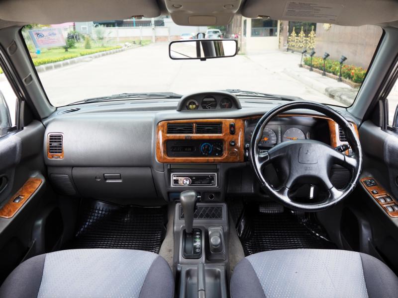 MITSUBISHI STRADA G-WAGON 2002