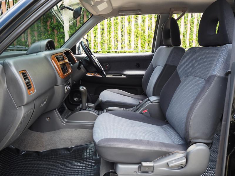 MITSUBISHI STRADA G-WAGON 2002