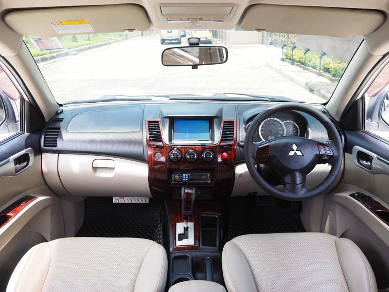 MITSUBISHI PAJERO SPORT 2011