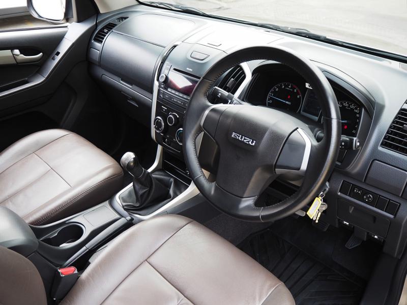 ISUZU D-MAX 2013