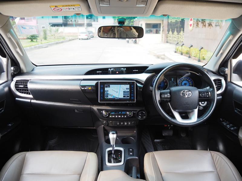 TOYOTA REVO 2017