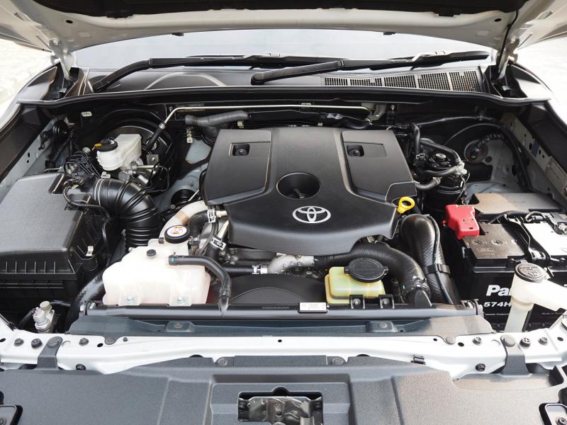 TOYOTA REVO 2017