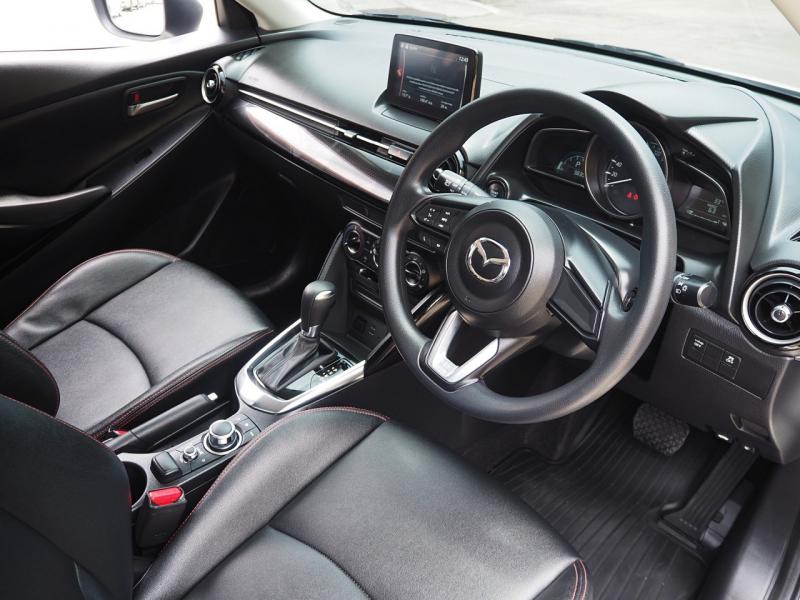 MAZDA 2 2017
