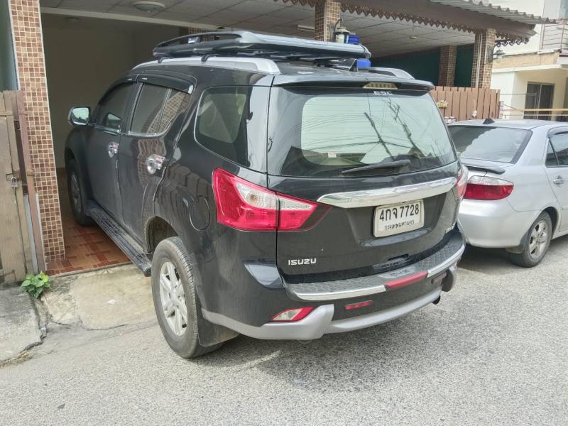 ISUZU MU-X 3.0 4x2 DVD 2015