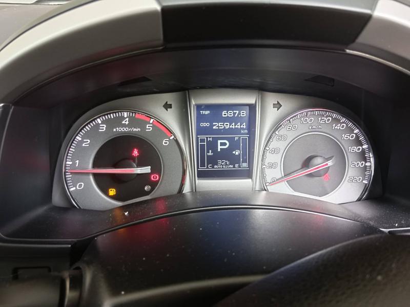 ISUZU MU-X 3.0 4x2 DVD 2015