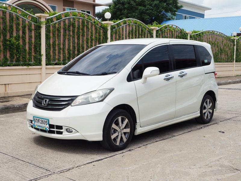 HONDA FREED 2013