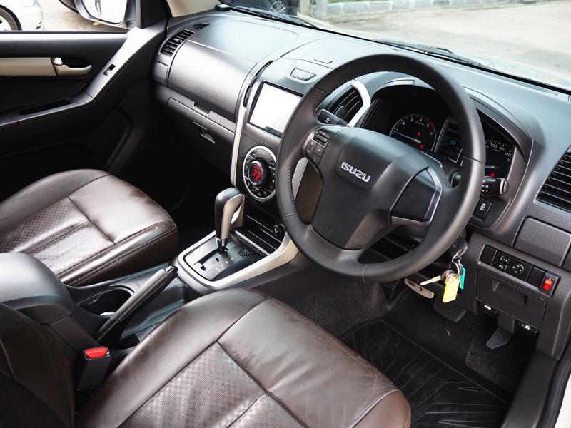 ISUZU D-MAX 2012