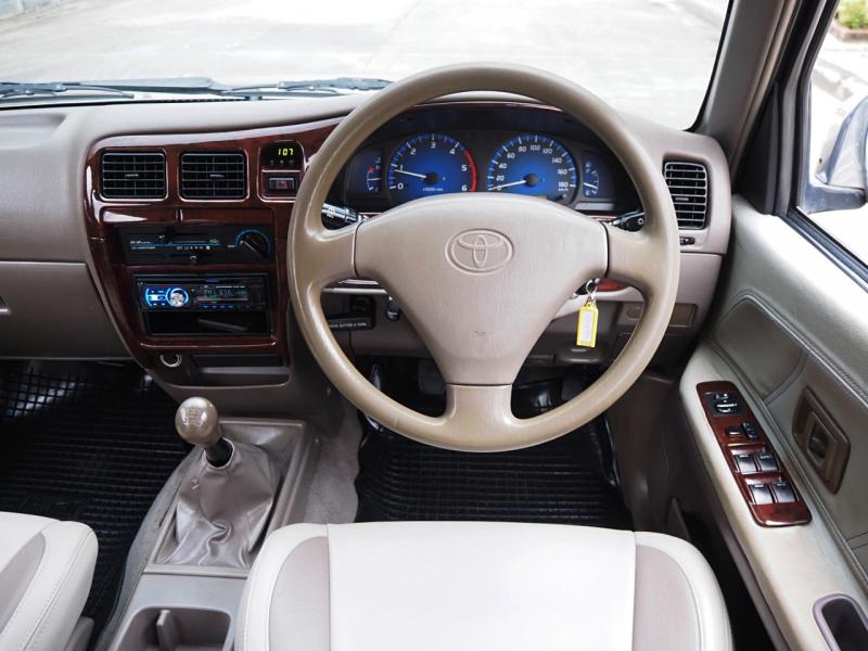 TOYOTA SPORT CRUISER 2004