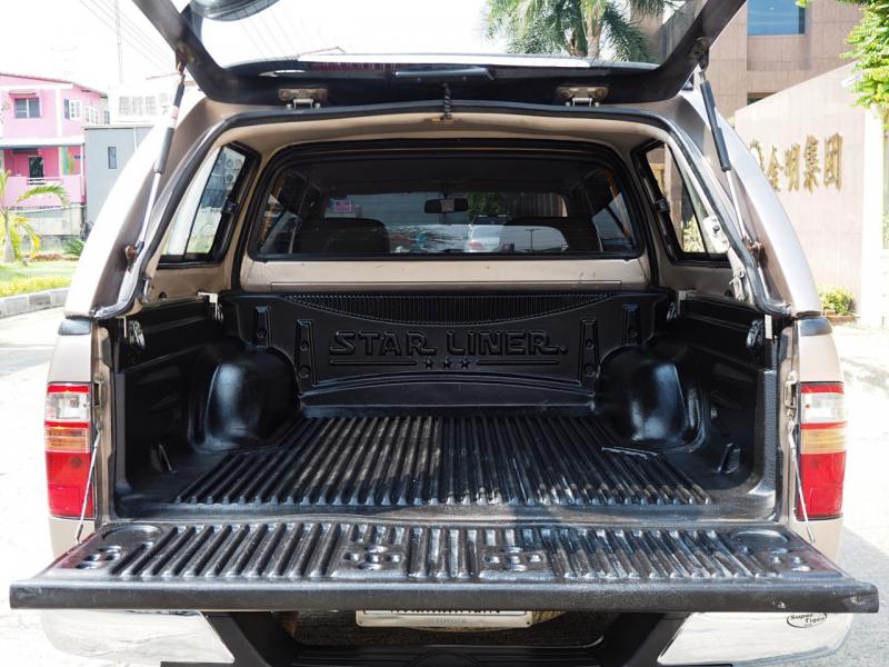 TOYOTA SPORT CRUISER 2004