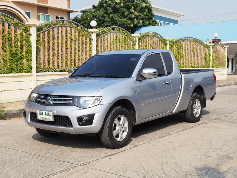 MITSUBISHI TRITON 2013