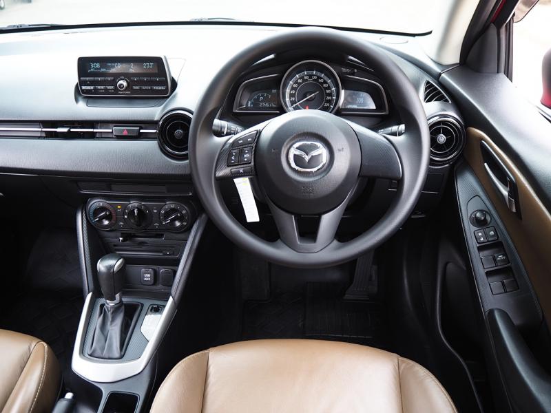 MAZDA 2 2016