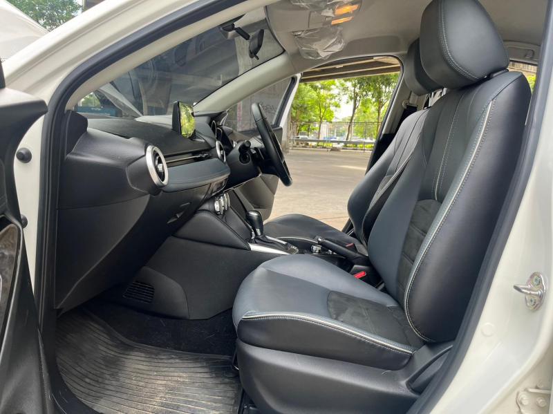 MAZDA 2 2020