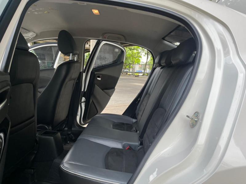 MAZDA 2 2020