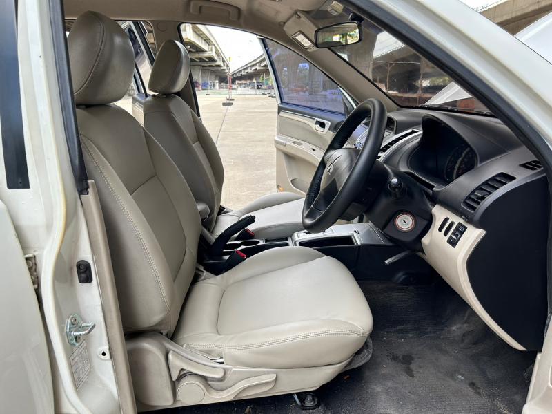 MITSUBISHI Pajero Sport 2011