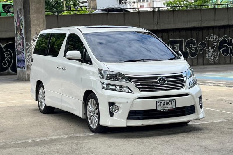 TOYOTA VELLFIRE 2015