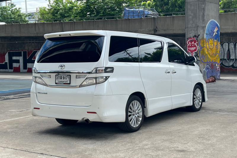 TOYOTA VELLFIRE 2015