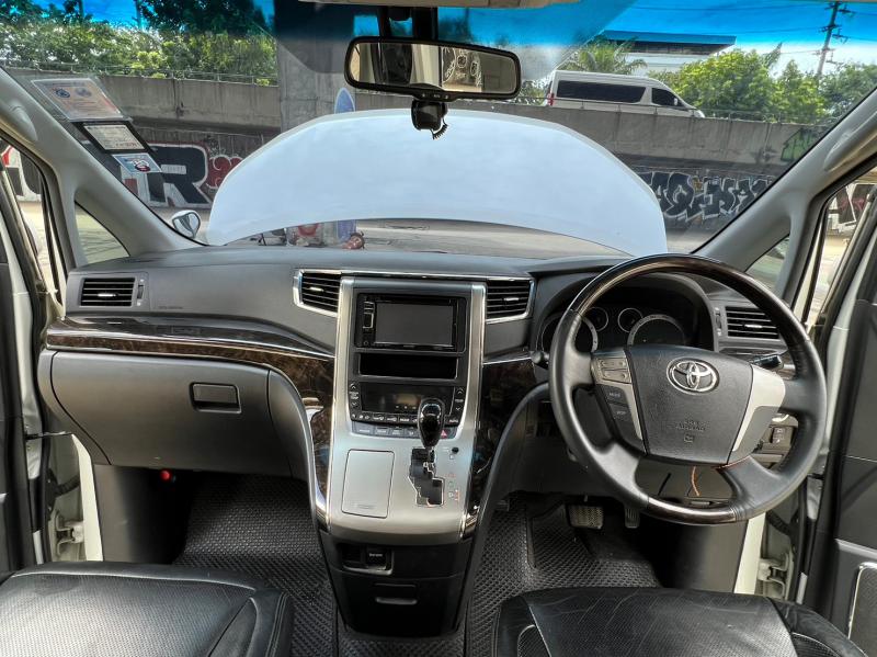 TOYOTA VELLFIRE 2015