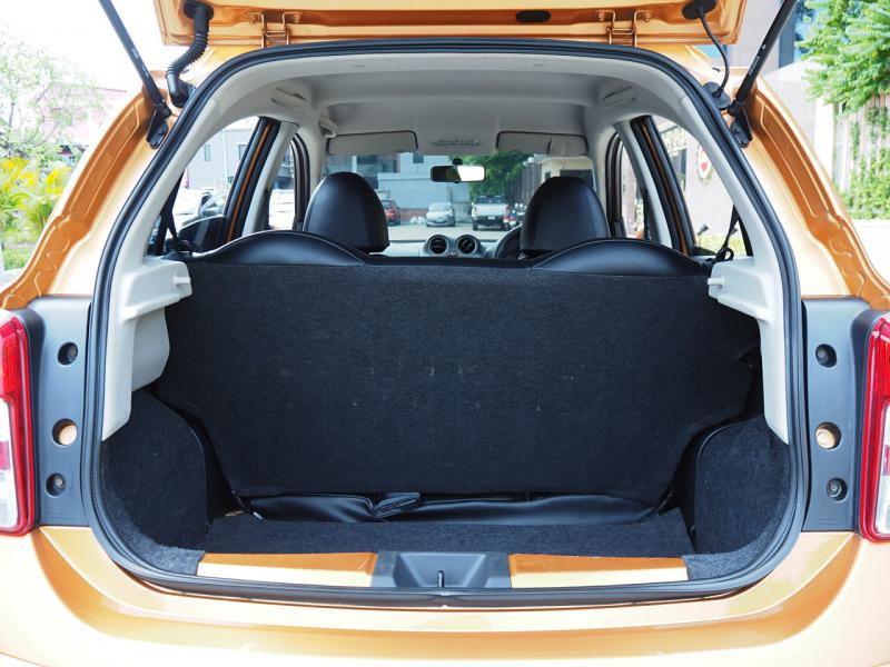 NISSAN MARCH 2010
