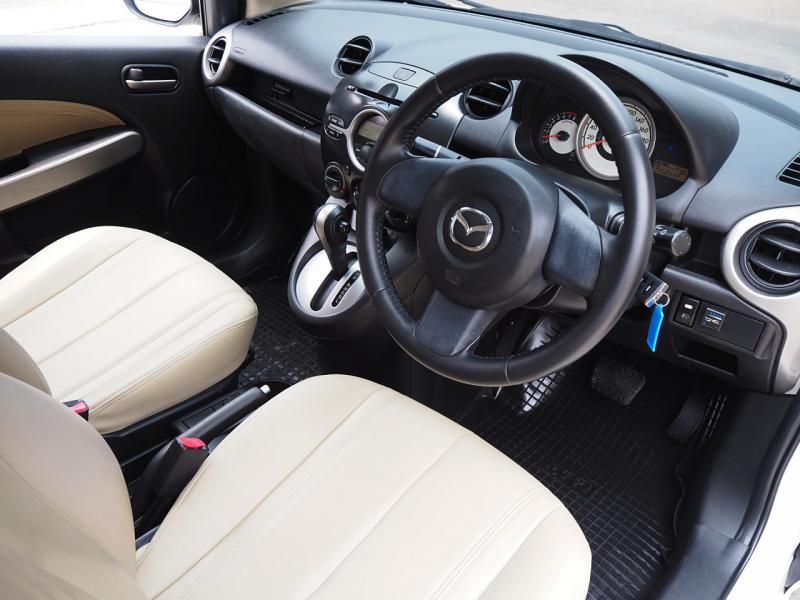 MAZDA MAZDA2 2011