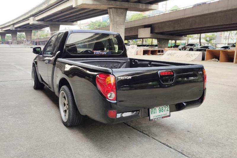 MITSUBISHI Triton 2006
